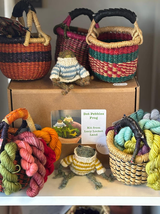*updated* Dot Pebbles Frog - with 2 mini skeins