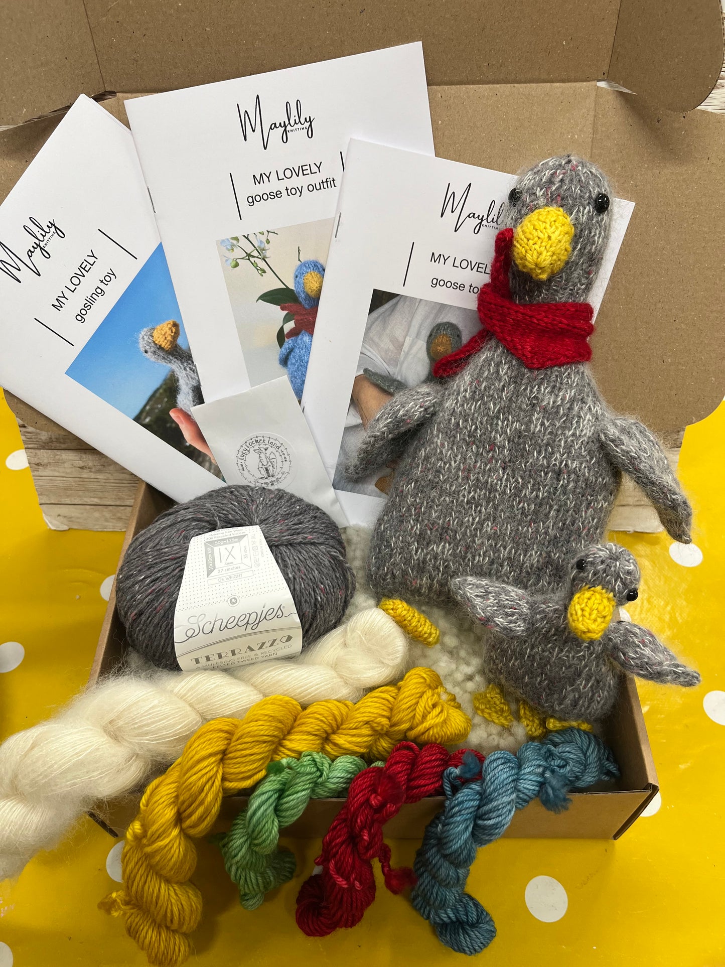 Gulliver the Goose knitting kit (with Augoostus the Gosling too!)