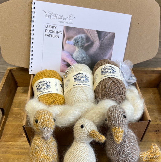 Little Ducklings Kit with @dotpebbles_knits