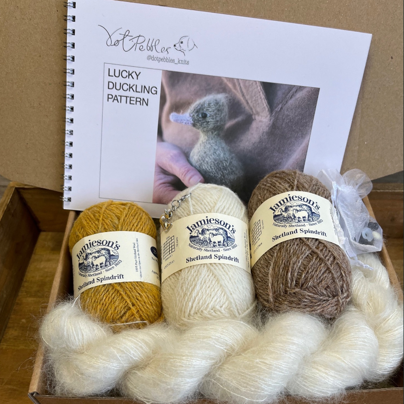 Little Ducklings Kit with @dotpebbles_knits