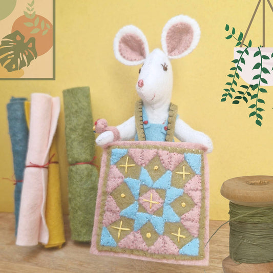 ***NEW*** Little Mouse Makes a Quilt Felt Craft Mini Kit