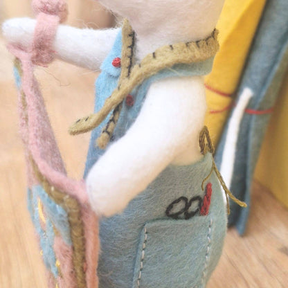 ***NEW*** Little Mouse Makes a Quilt Felt Craft Mini Kit
