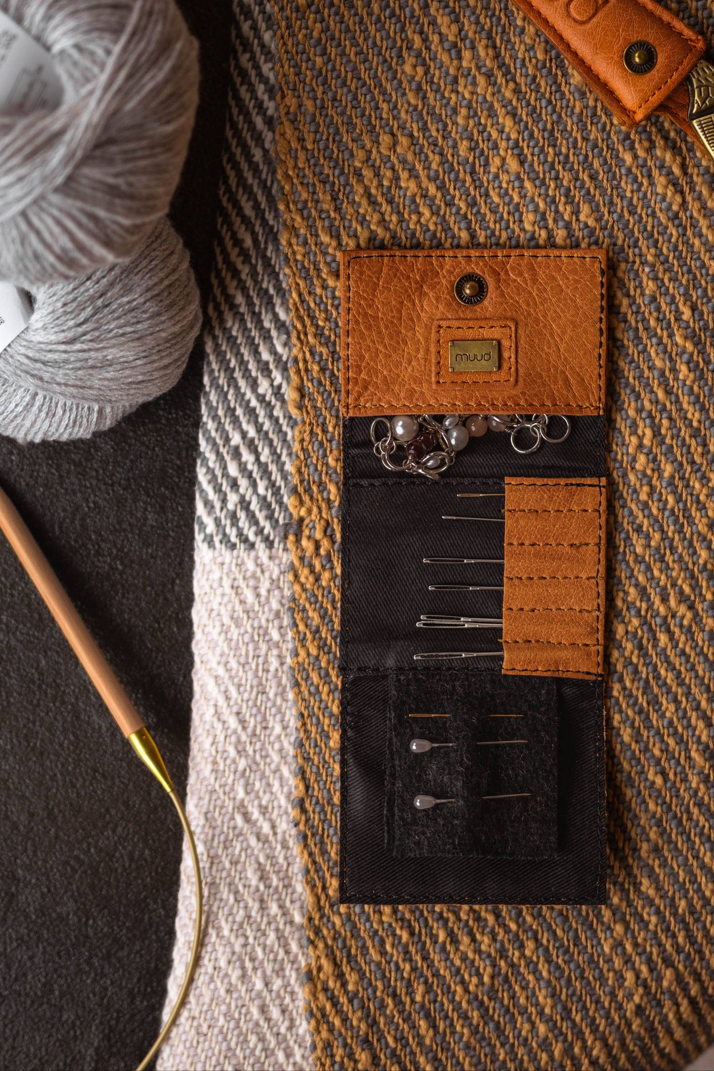 Muud - Carla Needle Case