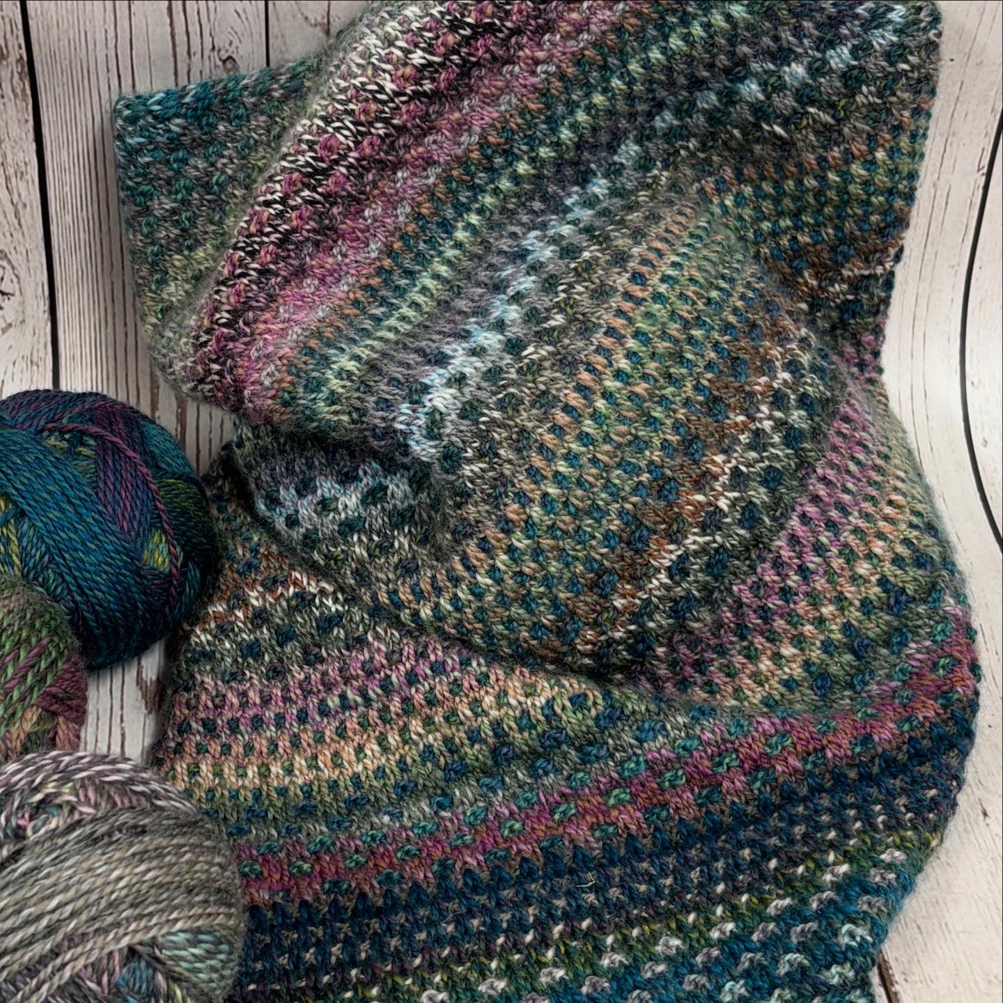 NEW The Shift cowl yarn sets (purchase pattern from Ravelry)