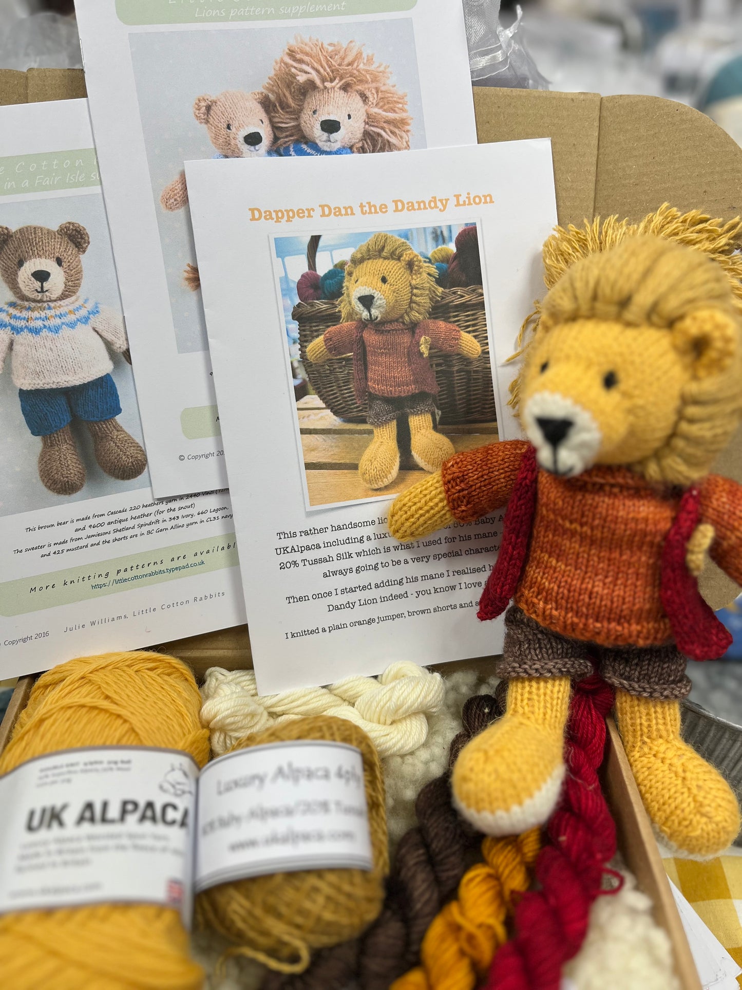 Dapper Dan the Dandy Lion knitting kit