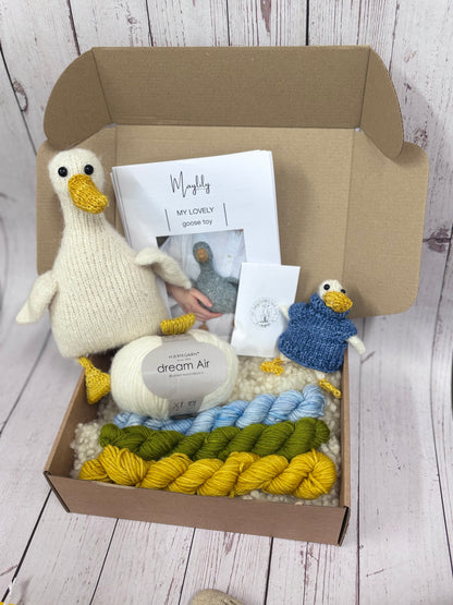 My Lovely Goose & Gosling Kit with gosling clothes