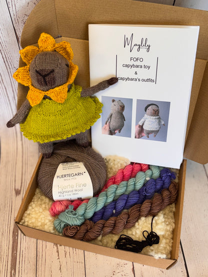 ***NEW*** Happy Flower Capybara knitting kit
