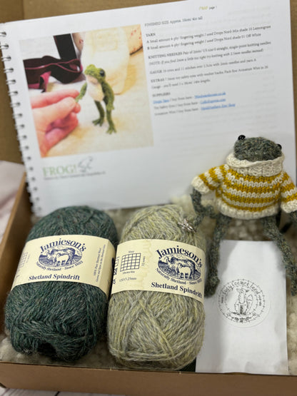 *updated* Dot Pebbles Frog - with 2 mini skeins