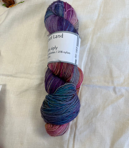 Locket's Hand Dyed 4ply BFL/Nylon