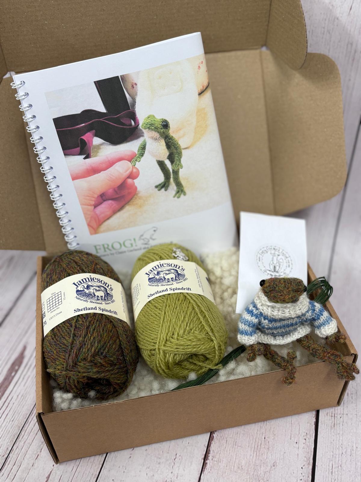 *updated* Dot Pebbles Frog - with 2 mini skeins