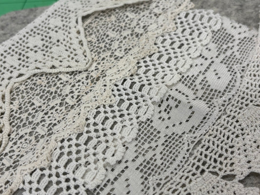 Little tin of vintage lace trims