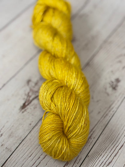 Alpaca/Linen/Silk Luxury 4ply yarn