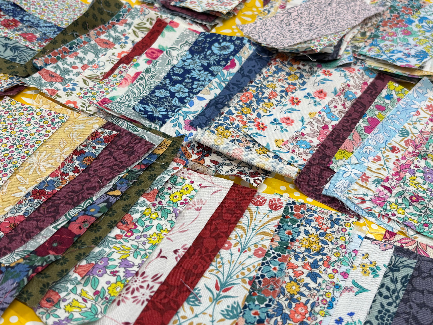 Cotton Reel Tin with Liberty Patchwork fabric & Hexie templates