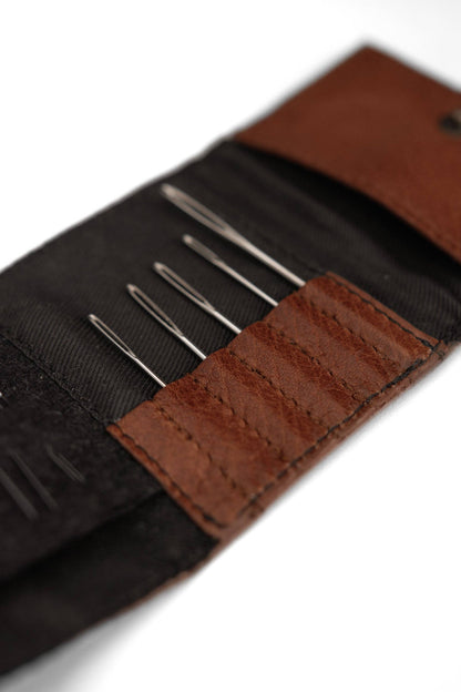 Muud - Carla Needle Case