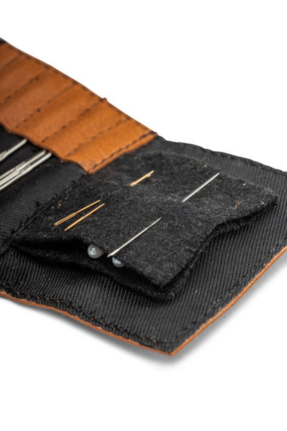 Muud - Carla Needle Case